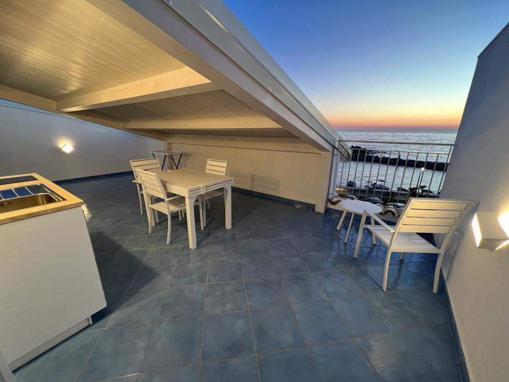 Апартаменты Racconti Dal Mare Санта-Мария-ди-Кастеллабате Экстерьер фото